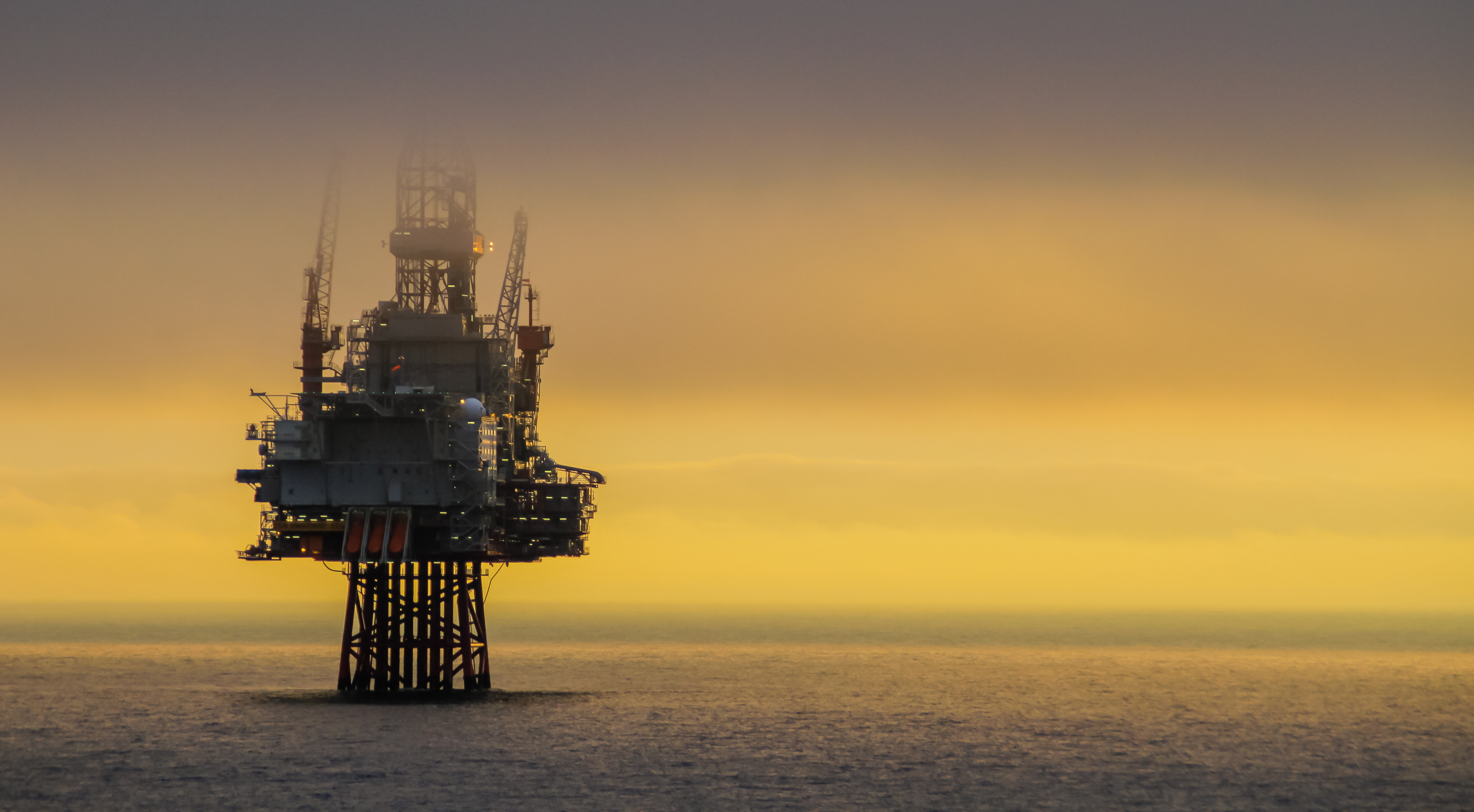 Coping with weather-related safety risks for oil rigs in the North Sea